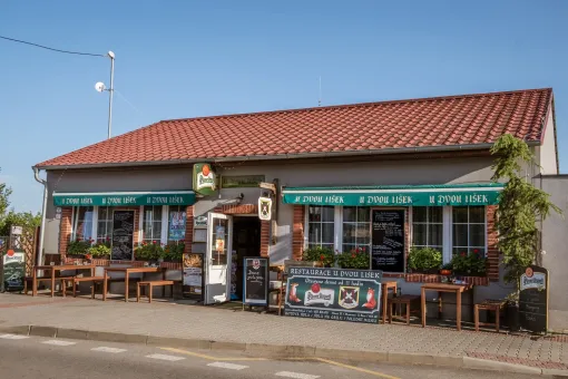 Restaurace U Dvou lišek, Moravany